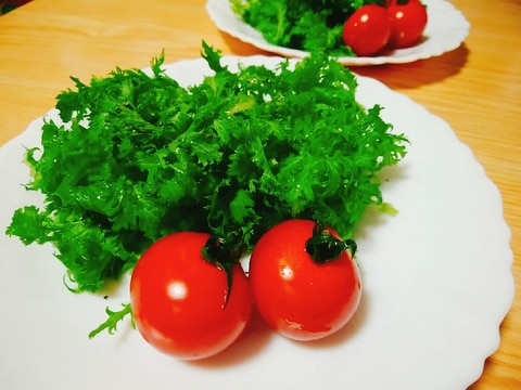 わさび菜とミニトマトのサラダ